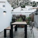 Mesa para exterior en madera metal