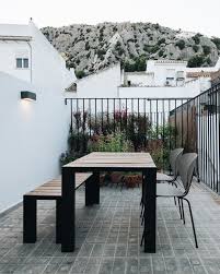 Mesa para exterior en madera metal